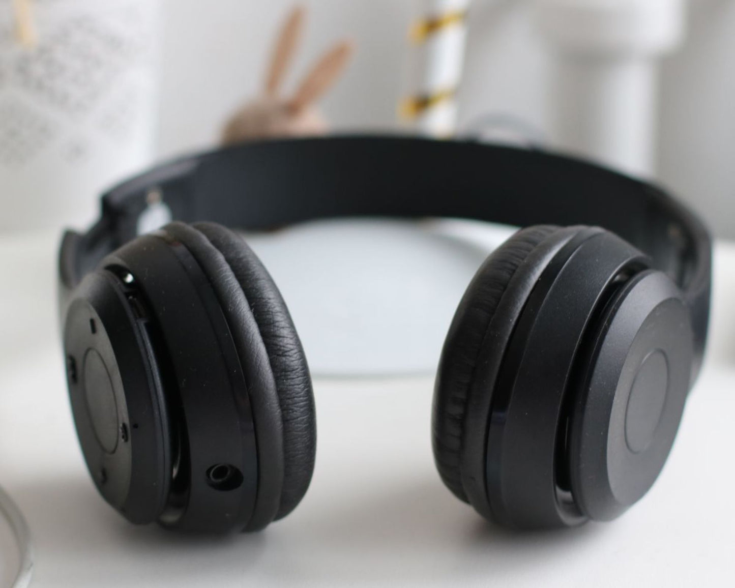 Black Headphones Black HeadphonesBlack HeadphonesBlack HeadphonesBlack HeadphonesBlack Headphones